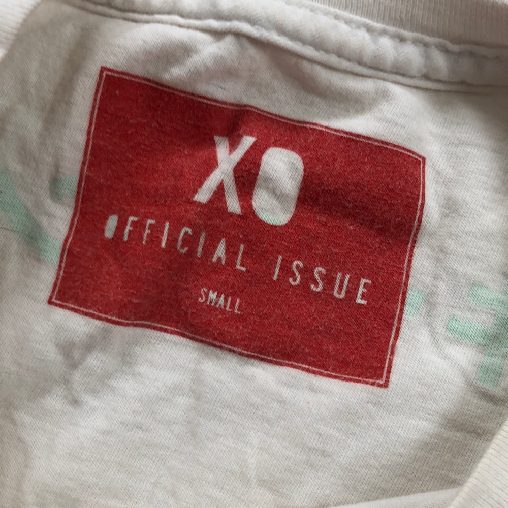 Official Issue The Weeknd Kissland Merch Tee - Picture 2 of 6